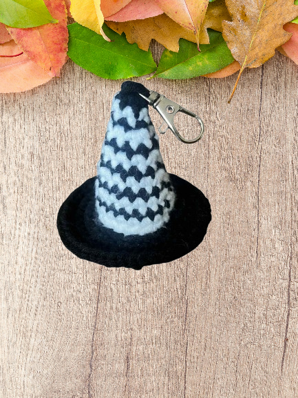 Chapeau de sorcière noir et blanc